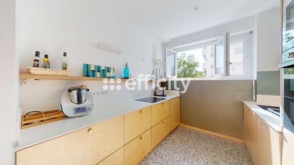 Appartement
         3 pièces
        - 75 m² Bien prestige 409 000 € *