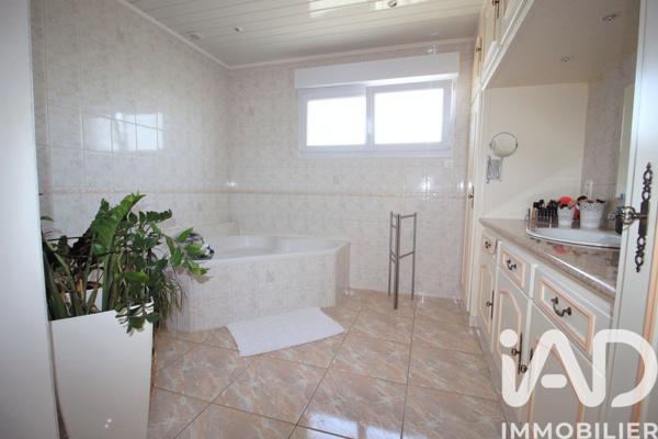 Location maison 5 pièces 155 m² Trois-Puits