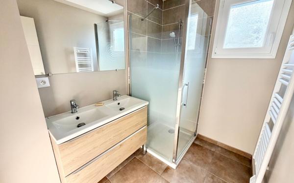 Maison à vendre    5 pièces •  La Chapelle-des-Marais