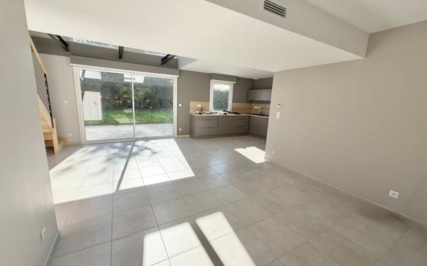 Maison à vendre    5 pièces •  La Chapelle-des-Marais