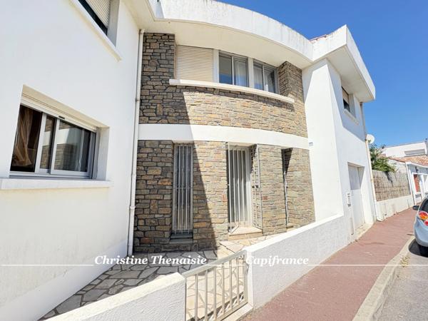 Maison à vendre 8 pièces VUE MER et PORT, Garage, à 5OO m. de la plage de Boisvinet SAINT GILLES CROIX DE VIE (85)