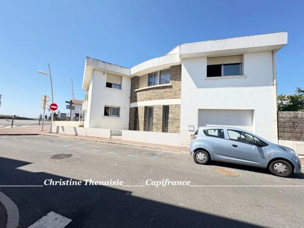 Maison à vendre 8 pièces VUE MER et PORT, Garage, à 5OO m. de la plage de Boisvinet SAINT GILLES CROIX DE VIE (85)