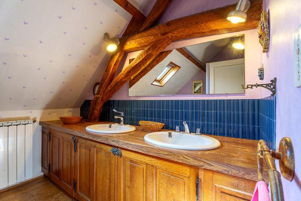 Maison de village à vendre à Fontaines - Charme et potentiel sur 2108 m²