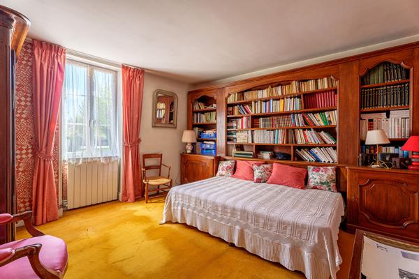 Maison de village à vendre à Fontaines - Charme et potentiel sur 2108 m²
