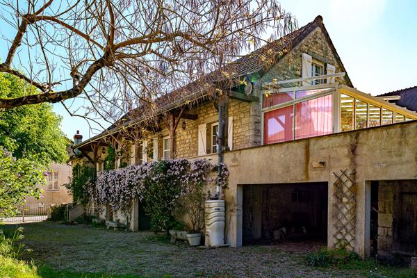 Maison de village à vendre à Fontaines - Charme et potentiel sur 2108 m²