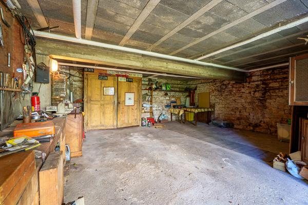 Maison de village à vendre à Fontaines - Charme et potentiel sur 2108 m²