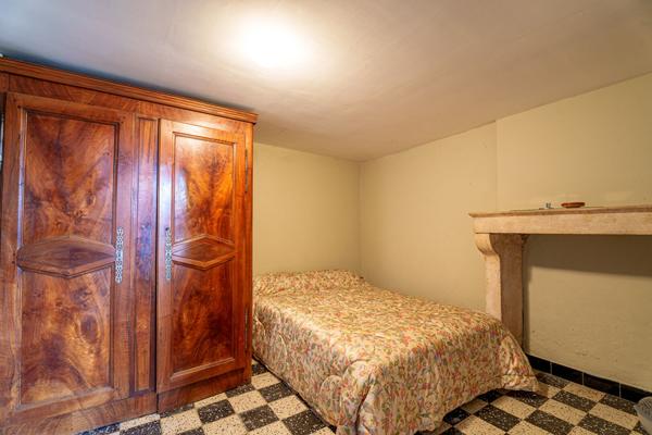 Maison de village à vendre à Fontaines - Charme et potentiel sur 2108 m²