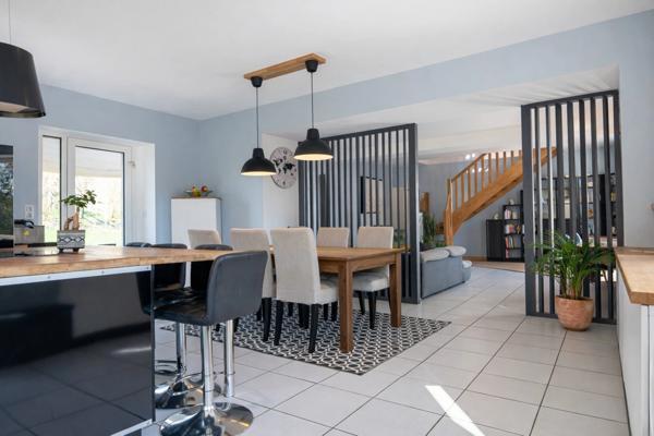 49360 Les Cerqueux – 20 min de Cholet – Longère 235 m² - 5/6 chambres - terrain 3 500 m² - activité possible - calme - commerces - écoles - bus - maison médicale - DPE C