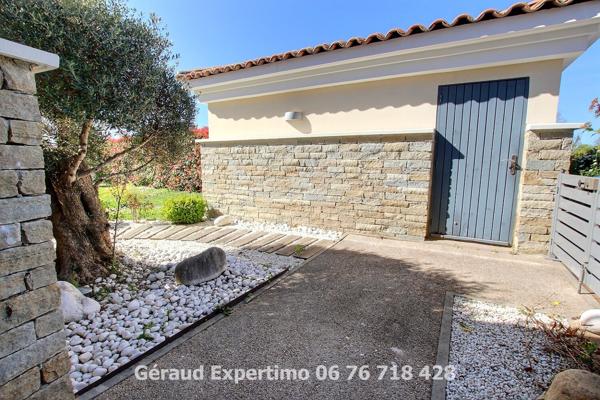 Superbe villa 5 pièces avec vue imprenable sur le golf –10mn du centre Aix-en-Provence - piscine