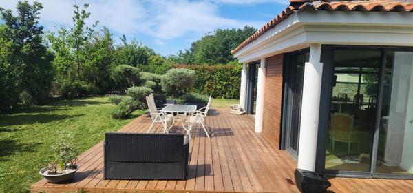 Superbe villa 5 pièces avec vue imprenable sur le golf –10mn du centre Aix-en-Provence - piscine