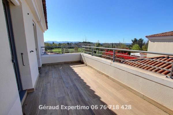 Superbe villa 5 pièces avec vue imprenable sur le golf –10mn du centre Aix-en-Provence - piscine
