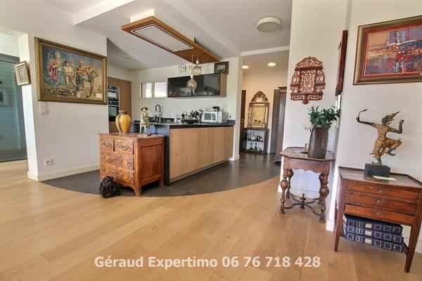 Superbe villa 5 pièces avec vue imprenable sur le golf –10mn du centre Aix-en-Provence - piscine
