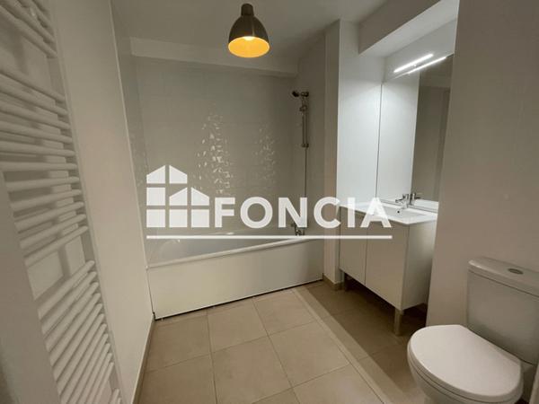 Location Appartement 2 pièces 42.7 m² - 27 ROUTE DE BONSECOURS Rouen 76000