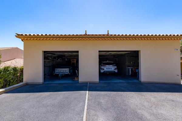 Saint-Gély-du-Fesc (34980) SAINT GELY DU FESC , BELLE MAISON D'ARCHITECTE T7 SUR 1700 M2 ,T2 de 40 M2 DOUBLE GARAGE