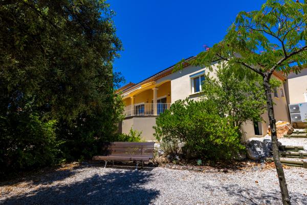 Saint-Gély-du-Fesc (34980) SAINT GELY DU FESC , BELLE MAISON D'ARCHITECTE T7 SUR 1700 M2 ,T2 de 40 M2 DOUBLE GARAGE