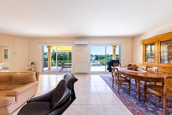 Saint-Gély-du-Fesc (34980) SAINT GELY DU FESC , BELLE MAISON D'ARCHITECTE T7 SUR 1700 M2 ,T2 de 40 M2 DOUBLE GARAGE