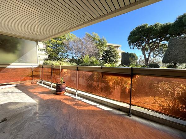 Grand appartement 2 pièces de 67 m² - Terrasse 11m² - Cave et Parking