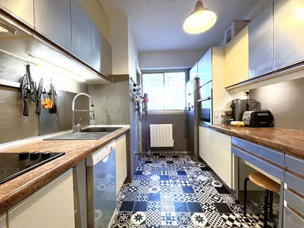 Grand appartement 2 pièces de 67 m² - Terrasse 11m² - Cave et Parking