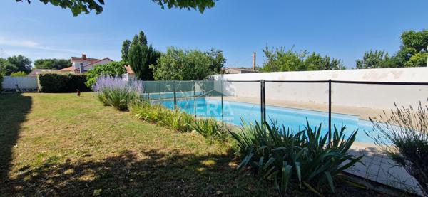 CENTRE VILLE BREUILLET - GRANDE MAISON DE CARACTERE - 216M²