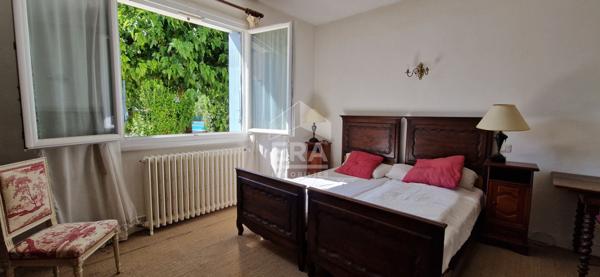 CENTRE VILLE BREUILLET - GRANDE MAISON DE CARACTERE - 216M²