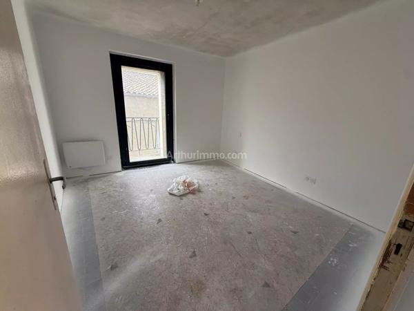 Vente                                                      Appartement
                        
                     4 pièces                      61 m2                     à Cabrières