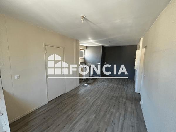 Location Appartement 2 pièces 31.09 m² - 5 PLACE DE L'EGLISE Bercheres Sur Vesgre 28260