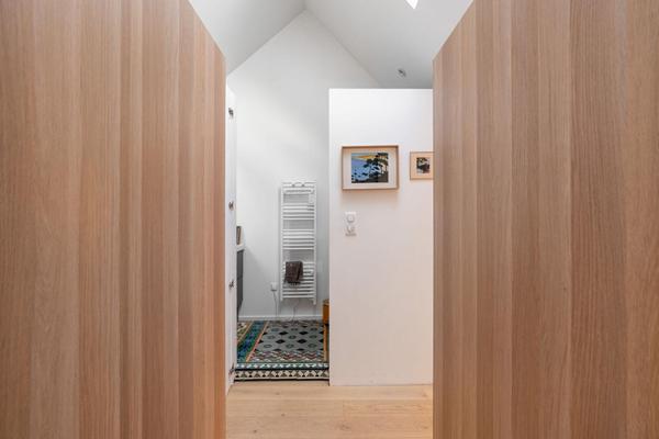 Maison années 50 et extension contemporaine totalement traversante!