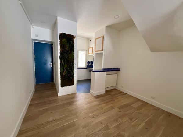 Appartement
         4 pièces
        - 77 m² 250 000 € *