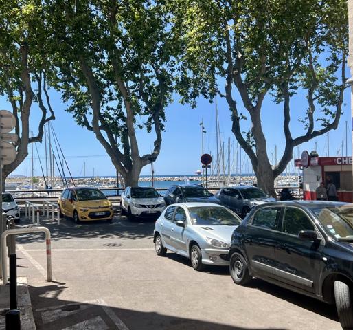 Appartement
         4 pièces
        - 77 m² 250 000 € *