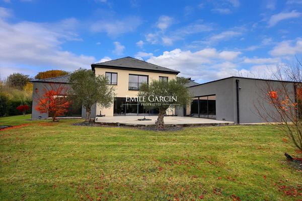 Deauville-A vendre Maison contemporaine- 5 chambres-Piscine intérieure-jardin