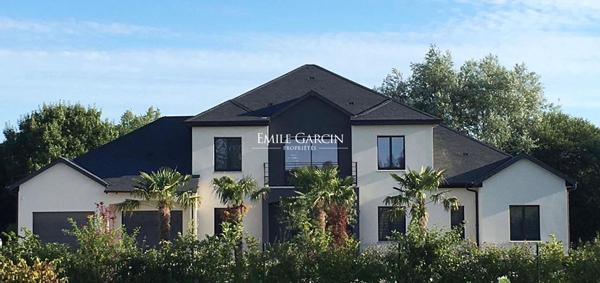 Deauville-A vendre Maison contemporaine- 5 chambres-Piscine intérieure-jardin