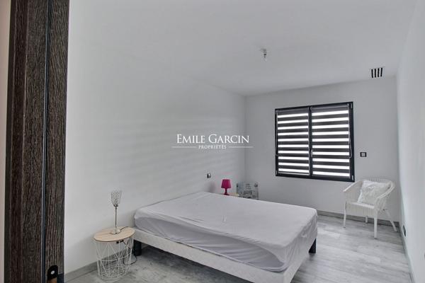 Deauville-A vendre Maison contemporaine- 5 chambres-Piscine intérieure-jardin