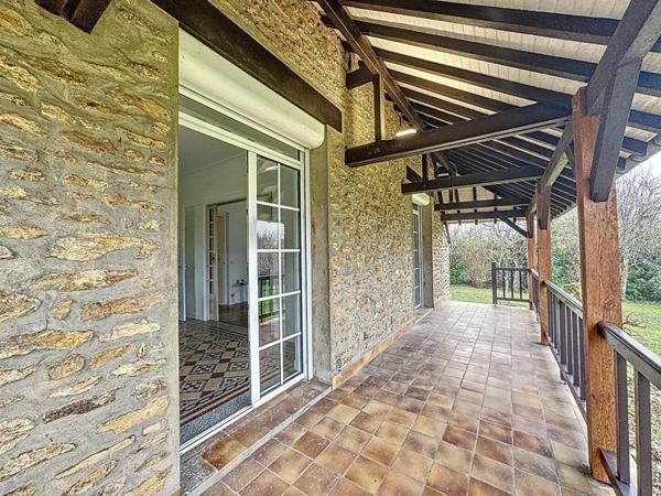 Maison Boussy Saint Antoine 6 pièce(s) 144 m2