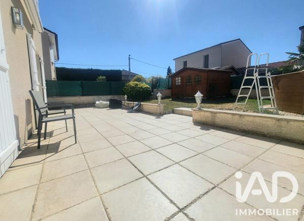 Maison à vendre 5 pièces 94 m² Saint-Jean-Bonnefonds