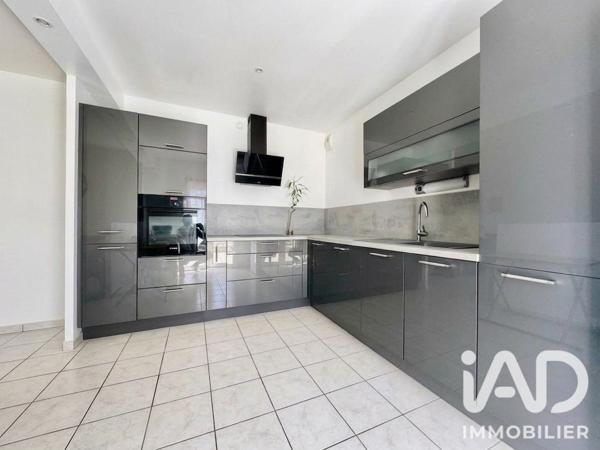 Maison à vendre 5 pièces 94 m² Saint-Jean-Bonnefonds