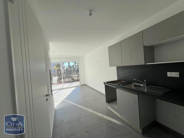 Appartement à louer 1 pièce 27.76m² Fréjus (83600)