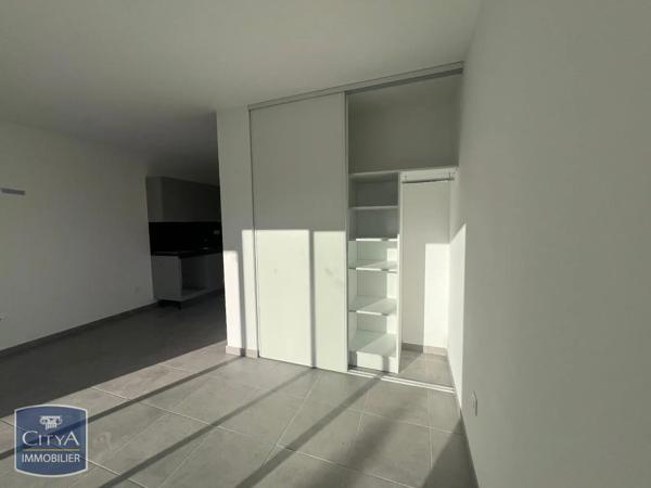 Appartement à louer 1 pièce 27.76m² Fréjus (83600)