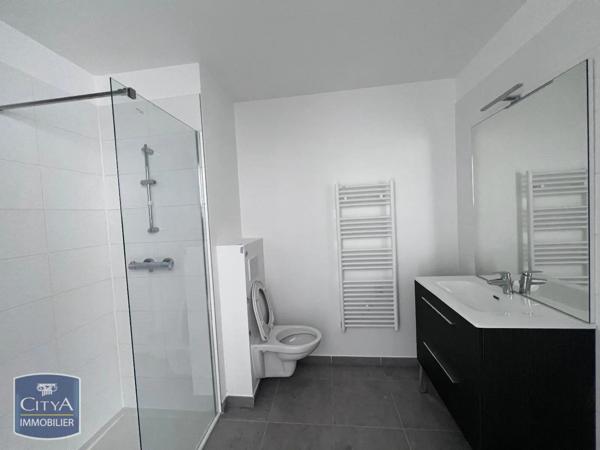 Appartement à louer 1 pièce 27.76m² Fréjus (83600)