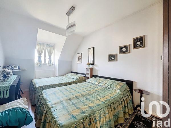 Maison traditionnelle 7 pièces de 116 m² à Morangis (91420)