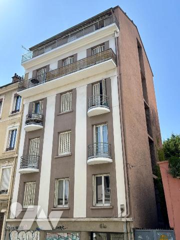 GRENOBLE Exclusivité Préfecture / Jardin des Plantes : 2P avec Terrasse de 15 m² au Calme !