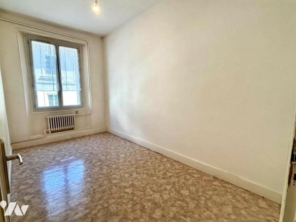 GRENOBLE Exclusivité Préfecture / Jardin des Plantes : 2P avec Terrasse de 15 m² au Calme !