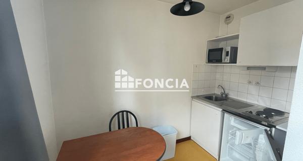 Location Studio meublé 21 m² - Saint-étienne 42000