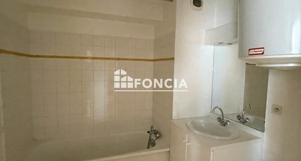 Location Studio meublé 21 m² - Saint-étienne 42000