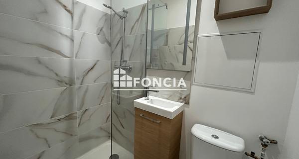 Location Studio meublé 20.06 m² - Orange 84100