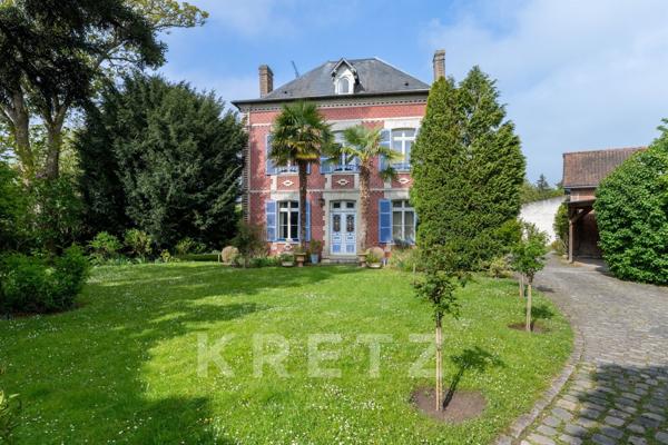Maison de maitre du XIXème siècle et sa dépendance, à 30 minutes de Paris