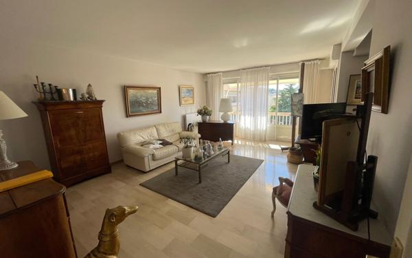 Appartement à vendre    3 pièces •  Sanary-sur-Mer