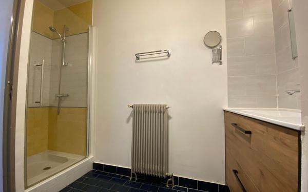 Appartement à vendre    2 pièces • 50 m2 Marseille 9