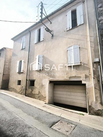 Maison d'habitation T5 de 171m² sur 3 niveaux, composée de 4 chambres dont une chambre parentale, d'un espace de vie de 44m², d'un garage et d'une grange.