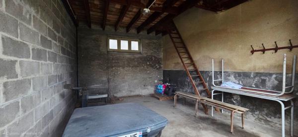 Maison à vendre à fort potentiel situé sur la commune d'Etampes, quartier Saint Pierre, avec dépendances.