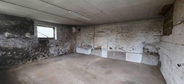 Maison à vendre à fort potentiel situé sur la commune d'Etampes, quartier Saint Pierre, avec dépendances.